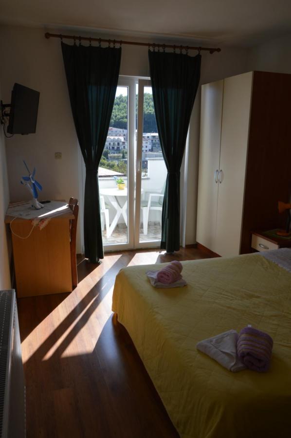 Apartman Mare Drvenik  Exterior foto