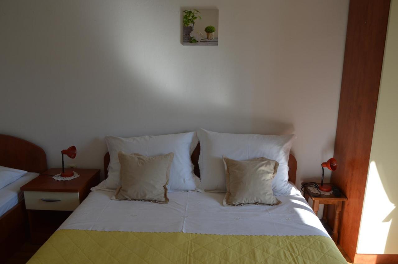Apartman Mare Drvenik  Exterior foto